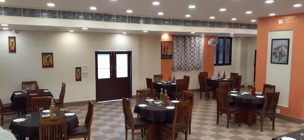 Hotel Kala Mandir Palace Bikaner Exteriör bild