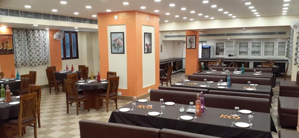 Hotel Kala Mandir Palace Bikaner Exteriör bild